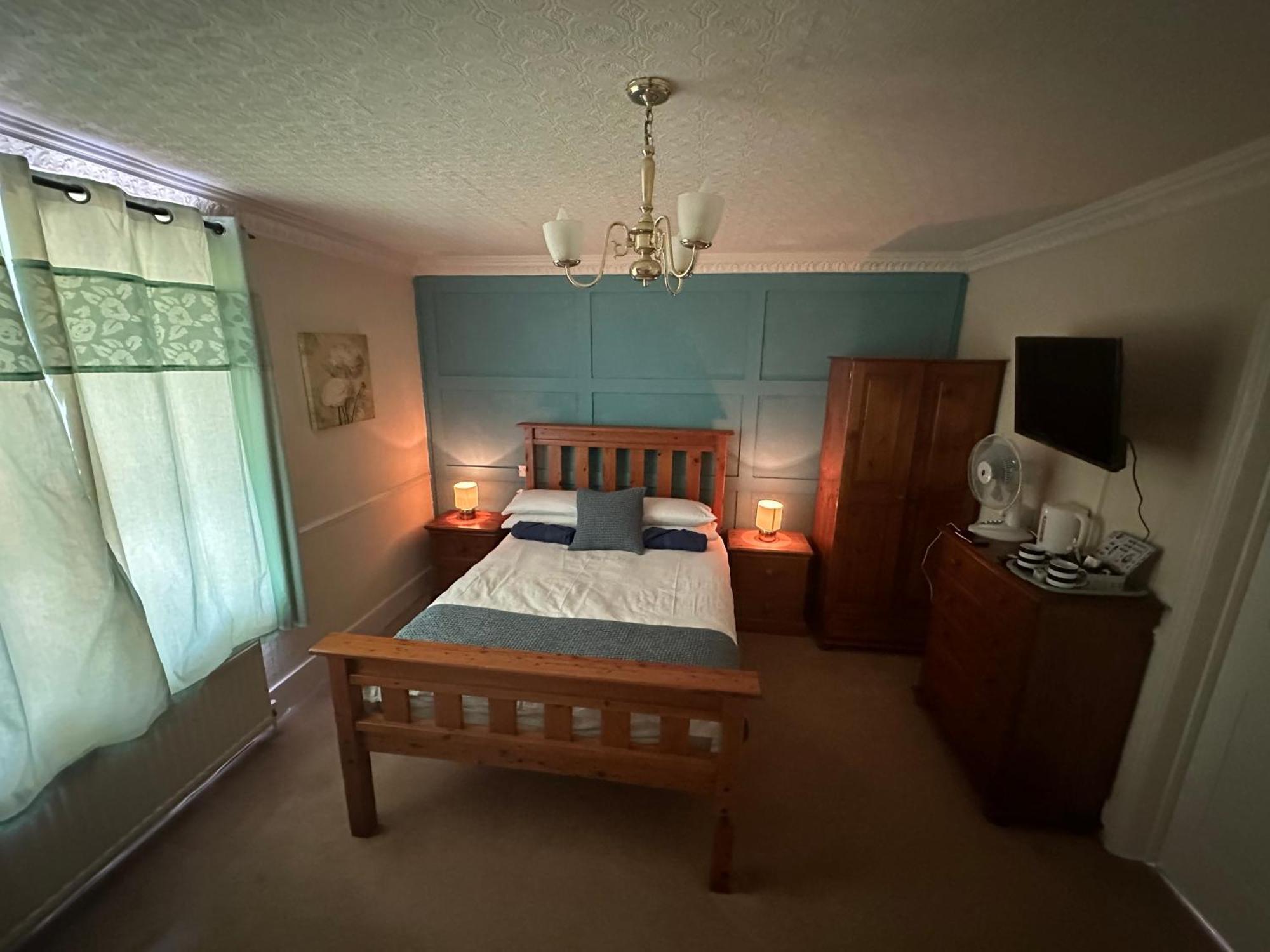 The Penruddocke Arms Bed & Breakfast Dinton  Bagian luar foto