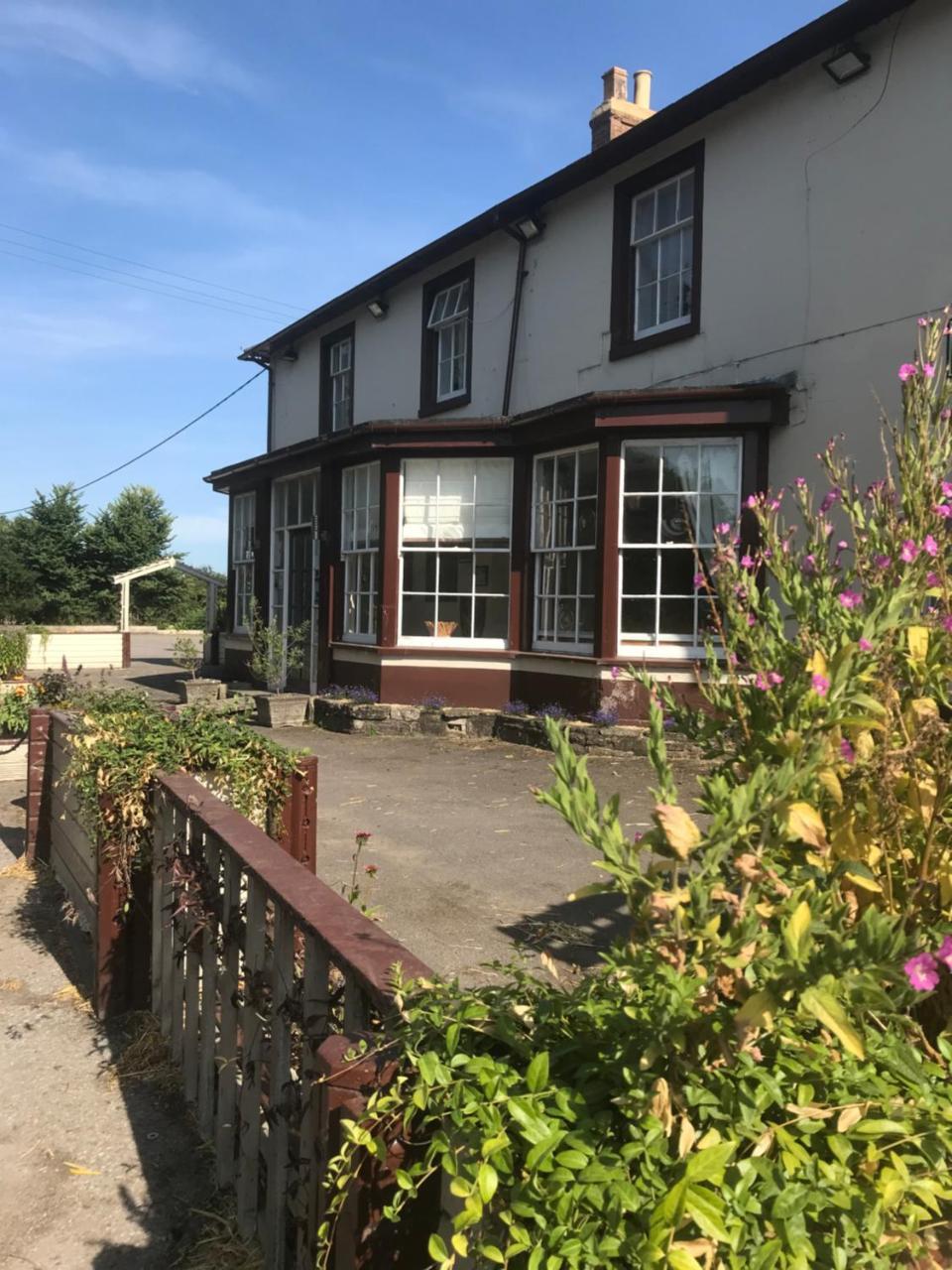 The Penruddocke Arms Bed & Breakfast Dinton  Bagian luar foto